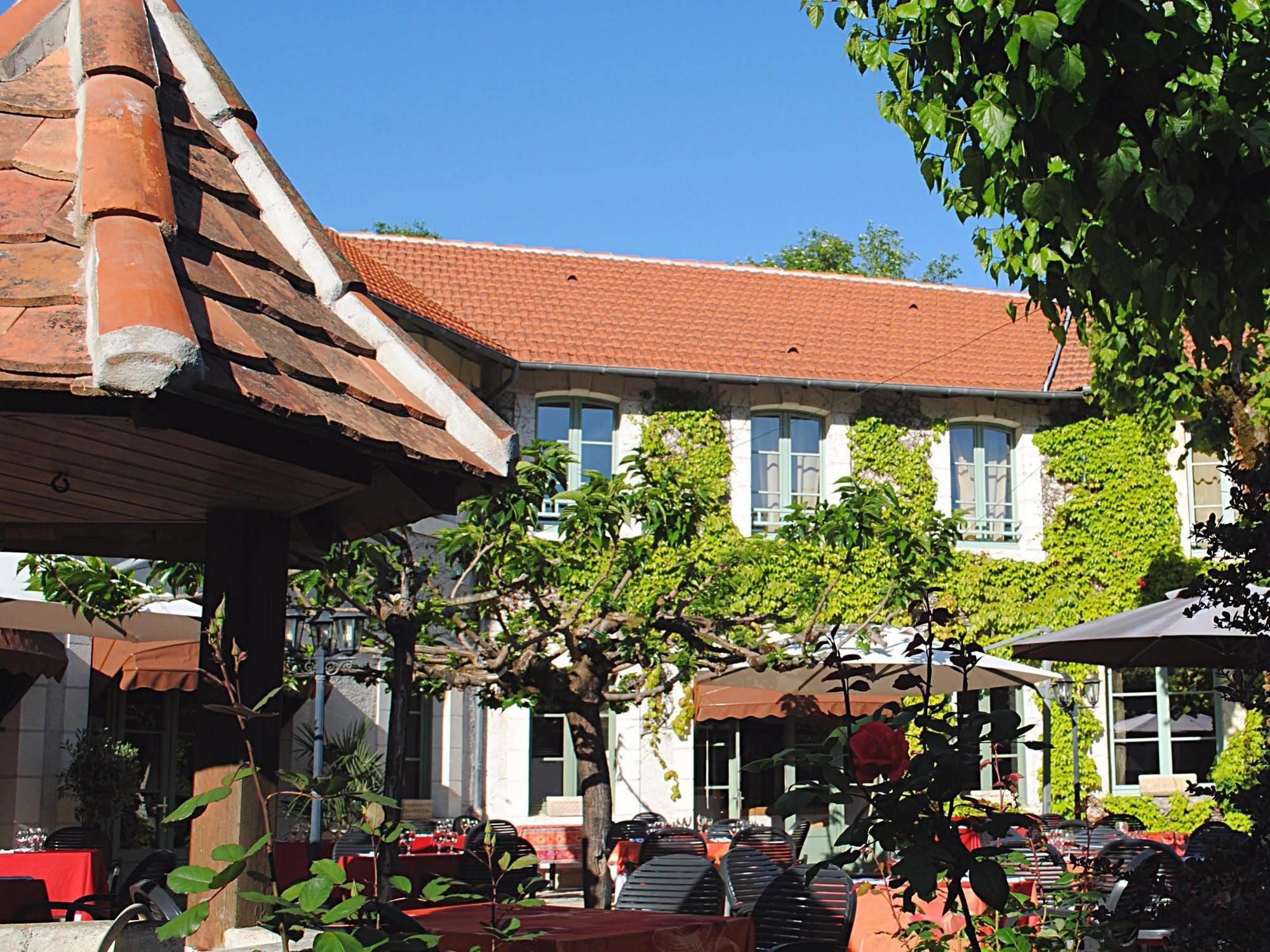 Logis Hostellerie Du Perigord Vert Brantome Exterior photo